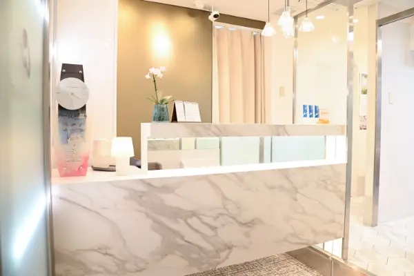 クリニックが入っている建物の外観